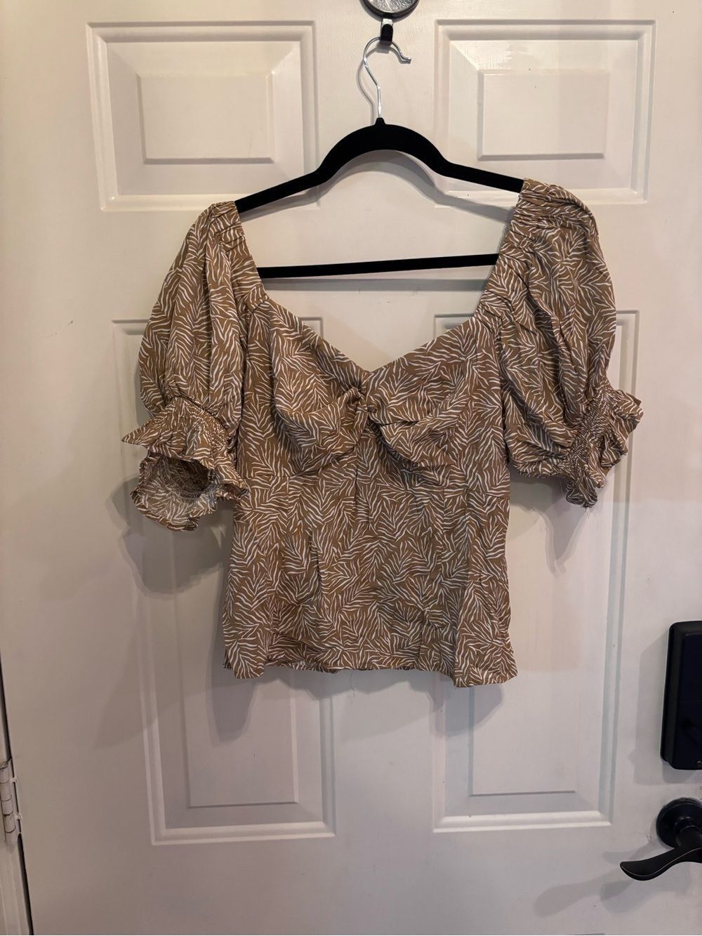 Nine West Brown Printed Puff Sleeve Tie-Front Blouse - Picture 4 of 5